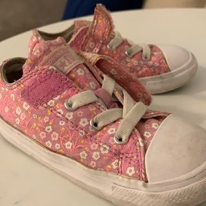 Pink flower kids converse size 8